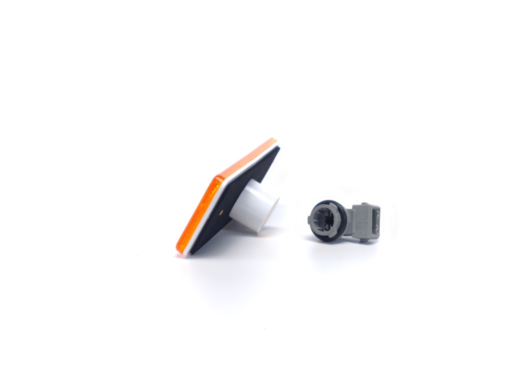 Built-in Amber Position Lamp